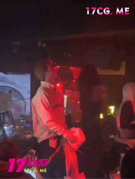 酒吧1.jpg 酒吧1.jpg