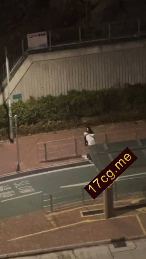 413裸奔1.jpg 413裸奔1.jpg