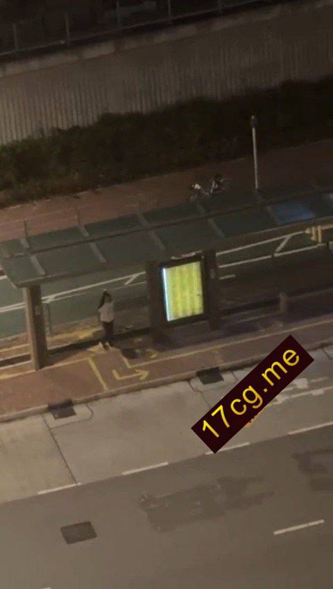 413裸奔2.jpg 413裸奔2.jpg