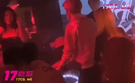 酒吧4.jpg 酒吧4.jpg