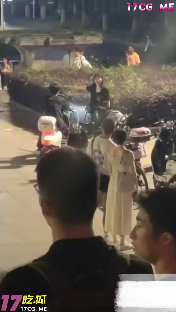 61720-1.jpg 61720-1.jpg